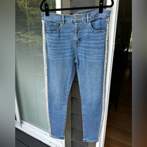 LOFT Women’s Jeans Bedazzled- Size 31/12 - Picture 1 of 8